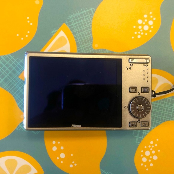 Nikon Coolpix S610 - Picture 3 of 6